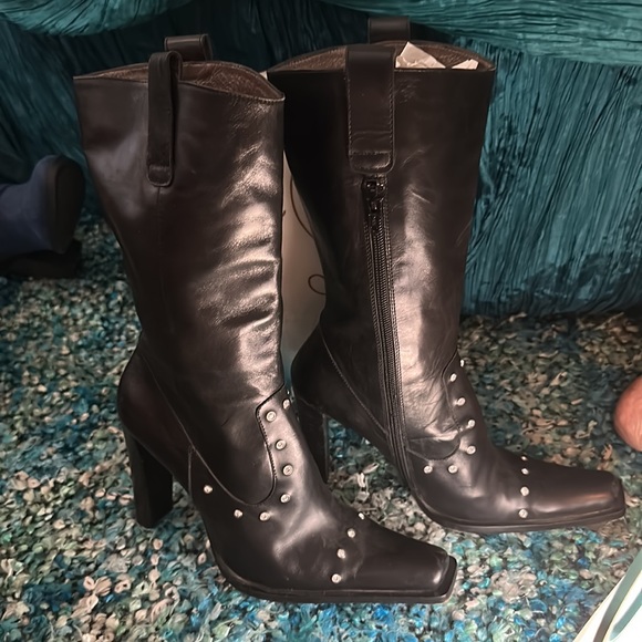 Womens Kenneth Cole leather boots with crystals - Picture 3 of 4